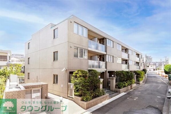 レジディア世田谷若林の物件外観写真